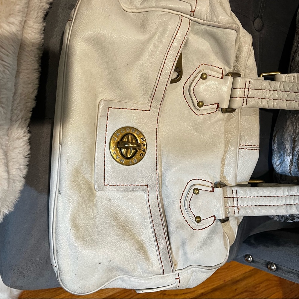 Marc Jacobs White Shoulder Bag with Gold Accents
